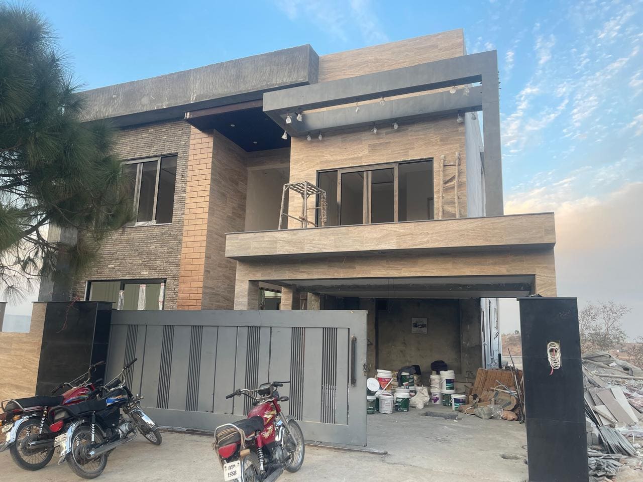 Renovated DHA 5 residence, one kanal
